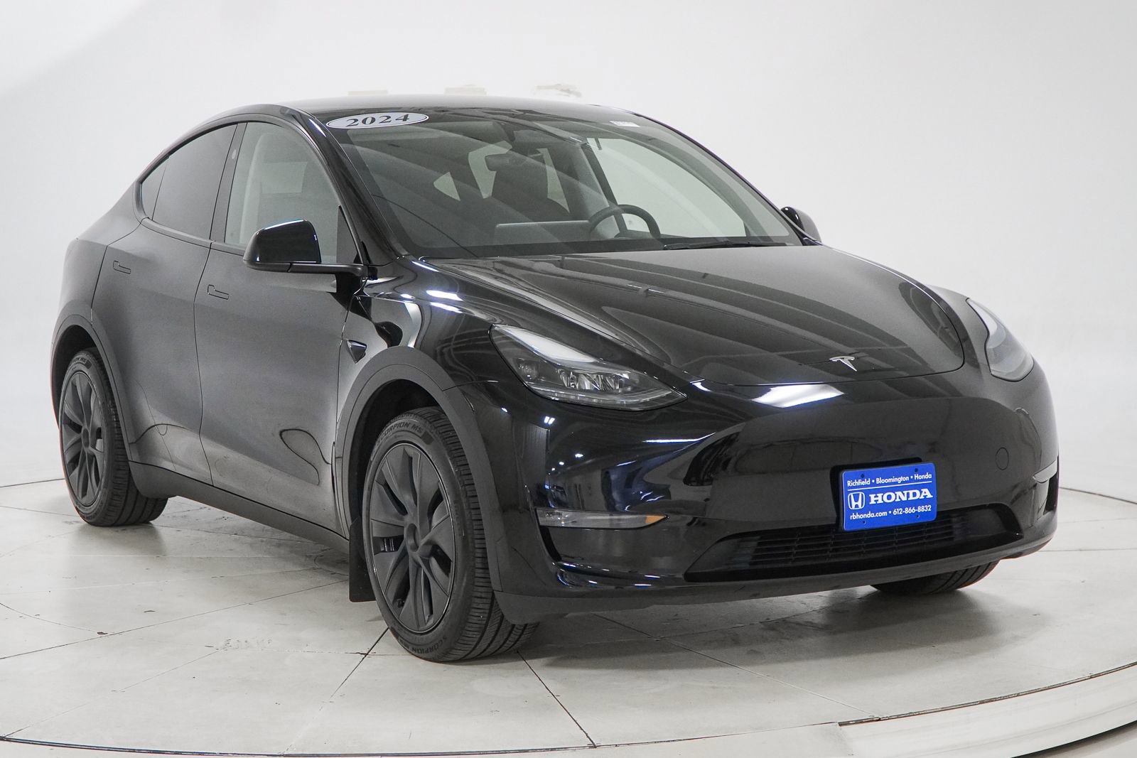Used 2024 Tesla Model Y Long Range AWD/4WD image 15