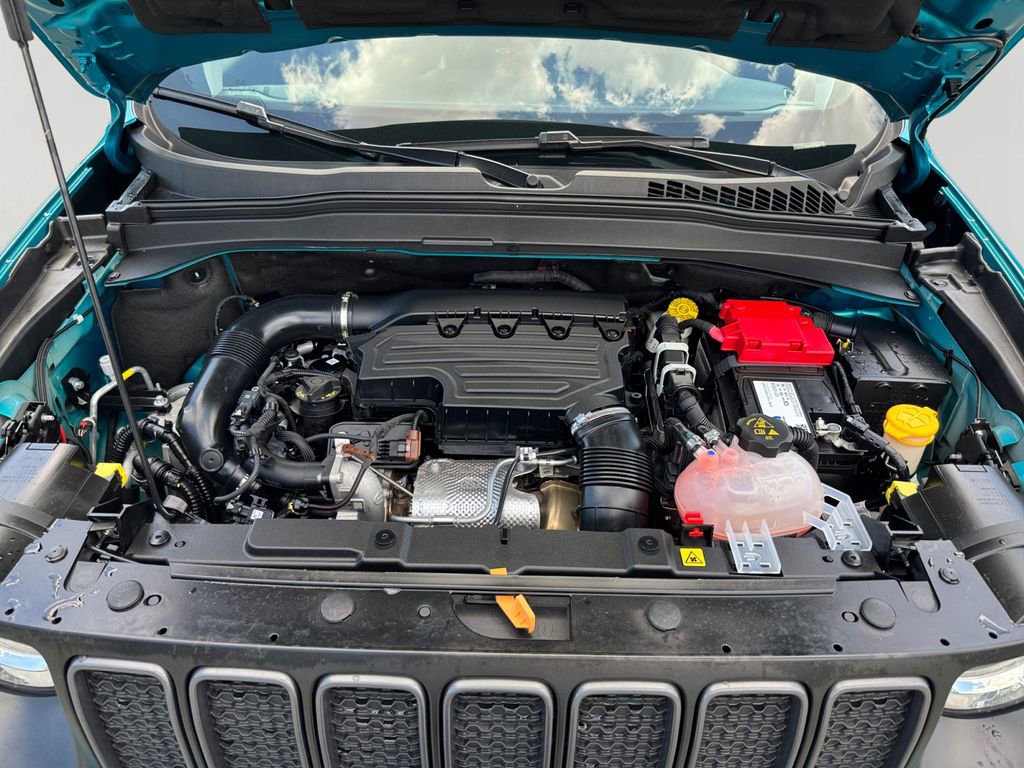 Used 2022 Jeep Renegade Trailhawk w/ Trailer Tow Group image 9