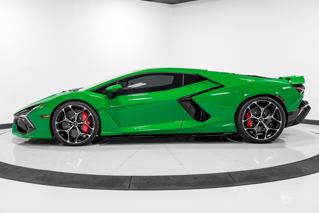 Used 2024 Lamborghini Revuelto image 6