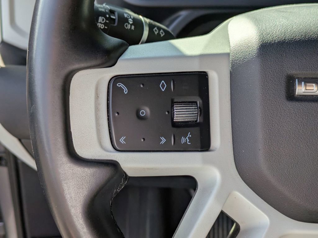 Used 2023 Land Rover Defender 90 S image 21