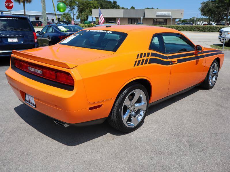 Used 2014 Dodge Challenger SXT Plus RWD image 6