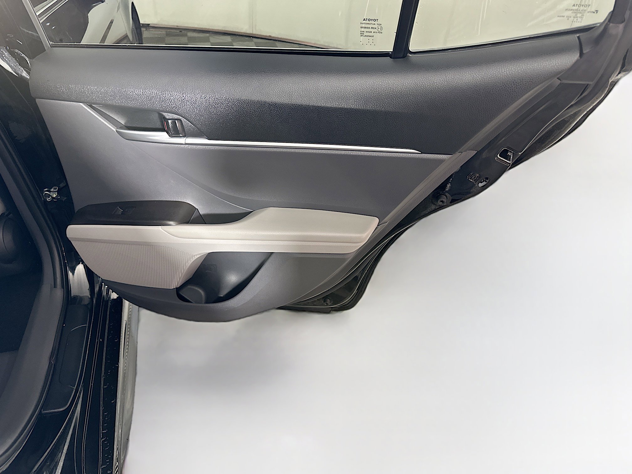 Used 2024 Toyota Camry SE image 29