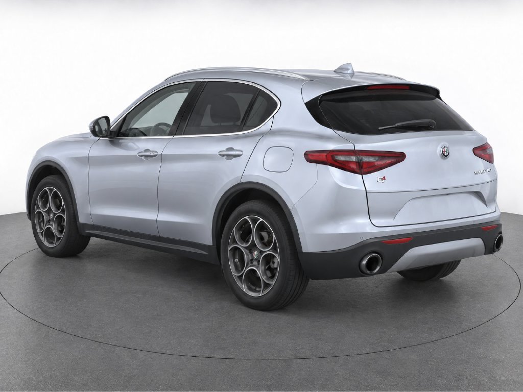 Used 2018 Alfa Romeo Stelvio Ti AWD/4WD image 3