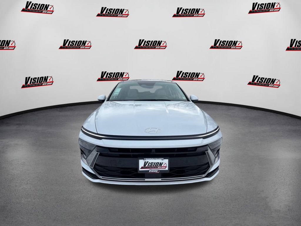 Used 2025 Hyundai Sonata Limited image 2