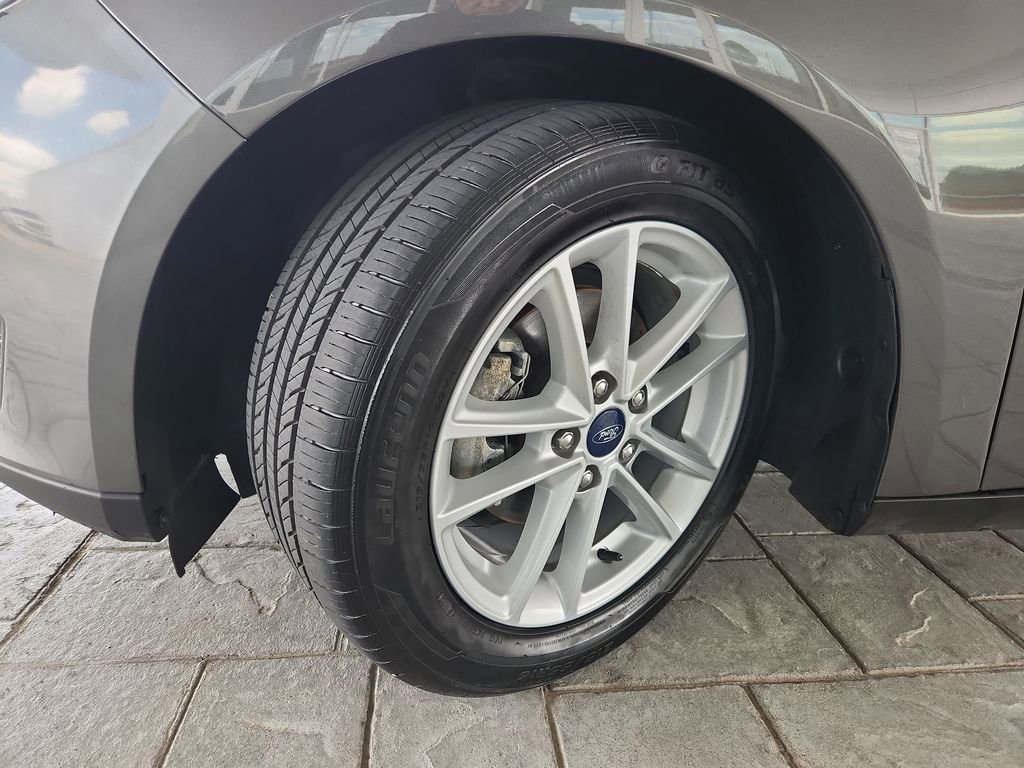 Used 2018 Ford Focus SE image 30