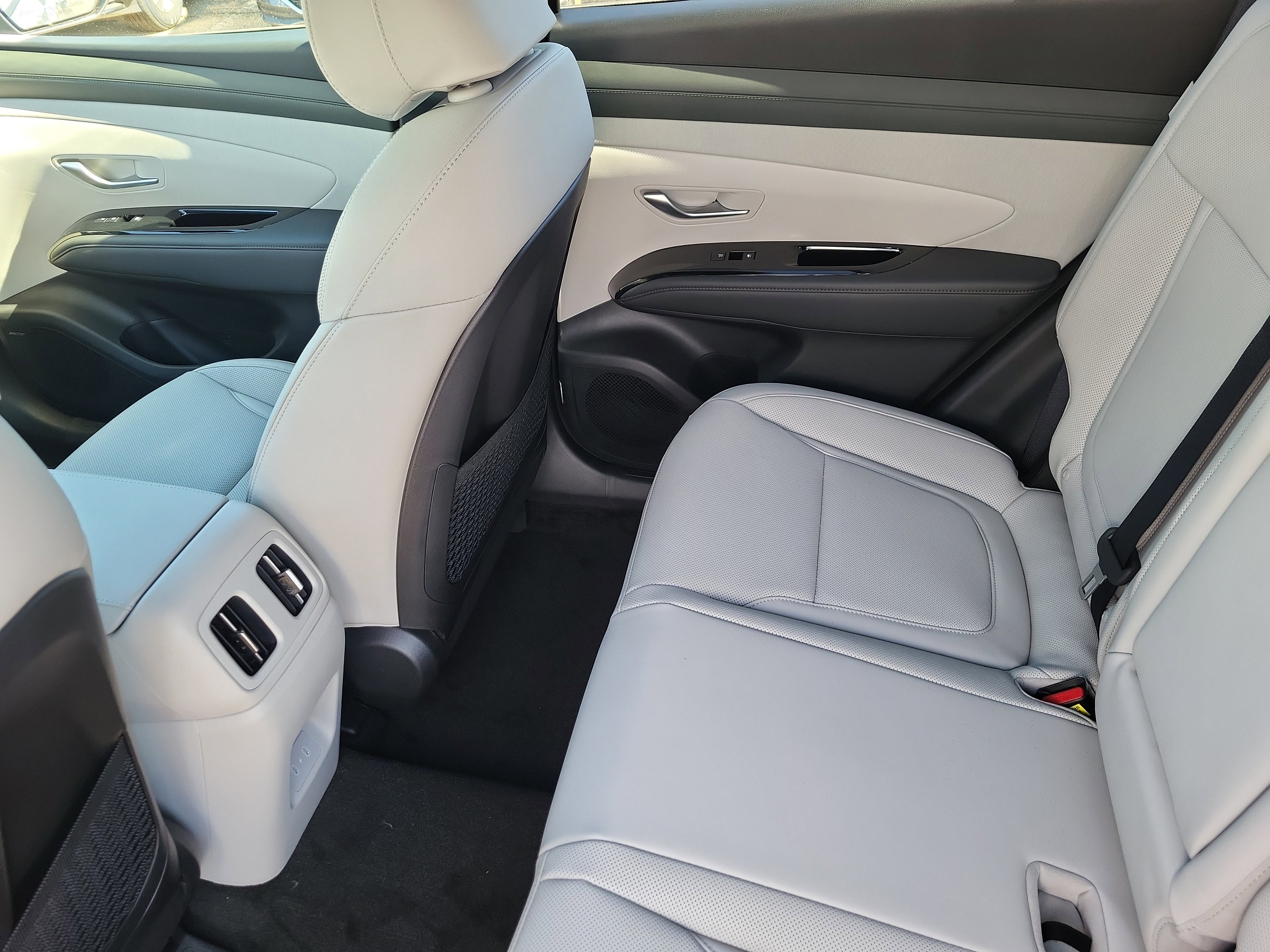 New 2025 Hyundai Tucson Limited image 10