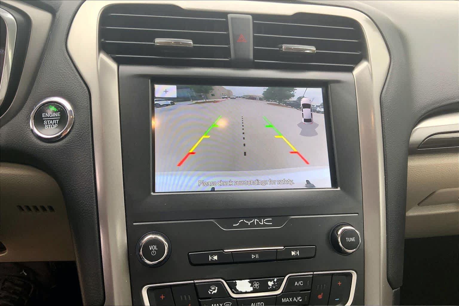 Used 2020 Ford Fusion SEL FWD image 29