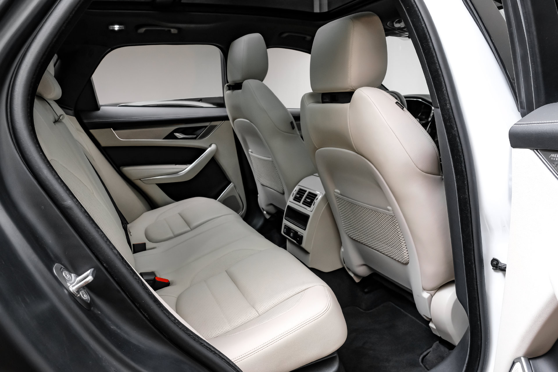 Used 2024 Jaguar F-PACE R-Dynamic S AWD/4WD image 39