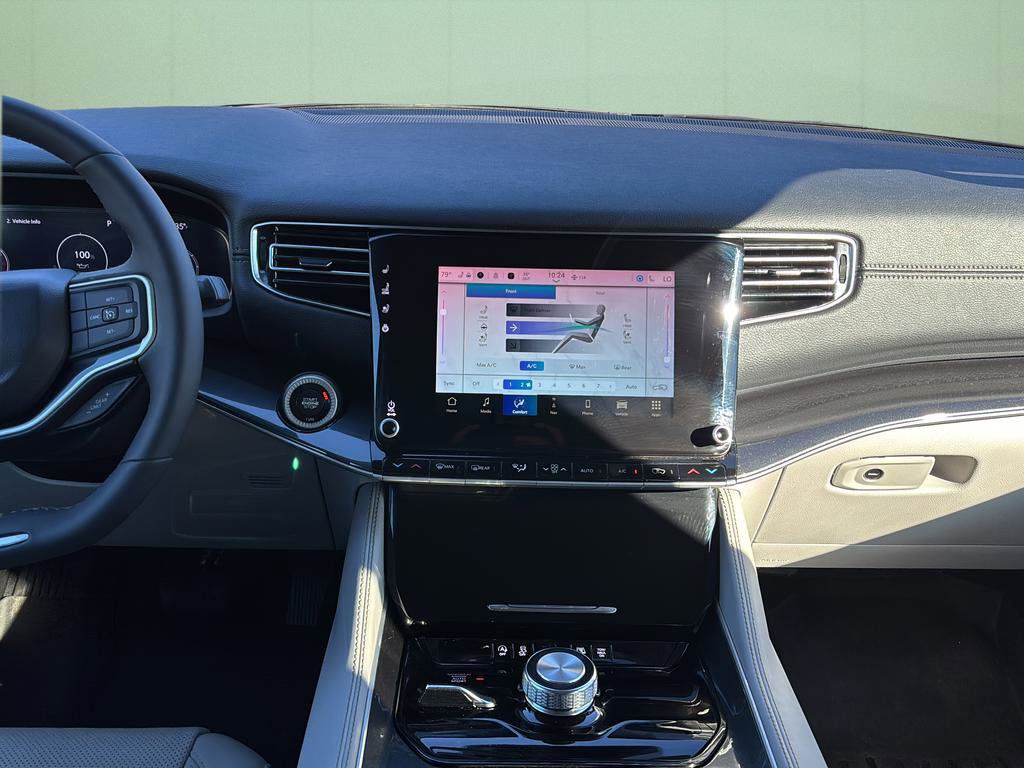 Used 2023 Jeep Wagoneer 4WD w/ Premium Group I image 23