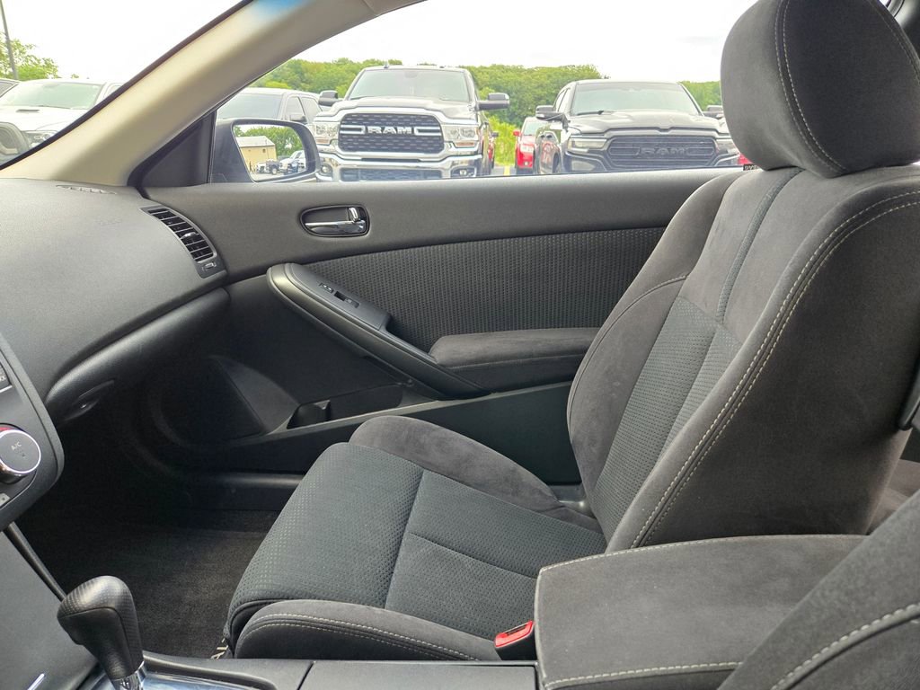 Used 2012 Nissan Altima 3.5 SR FWD image 25