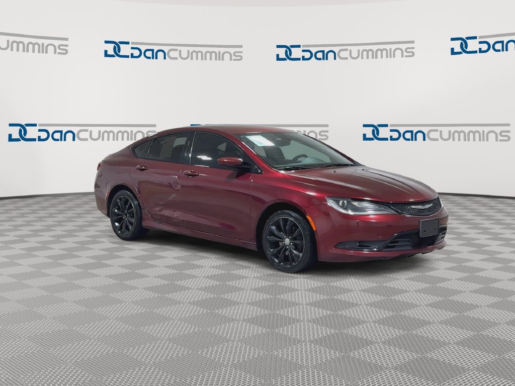 Used 2015 Chrysler 200 S FWD image 2