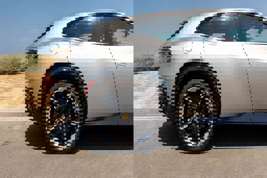 Certified 2025 Ferrari Purosangue image 34