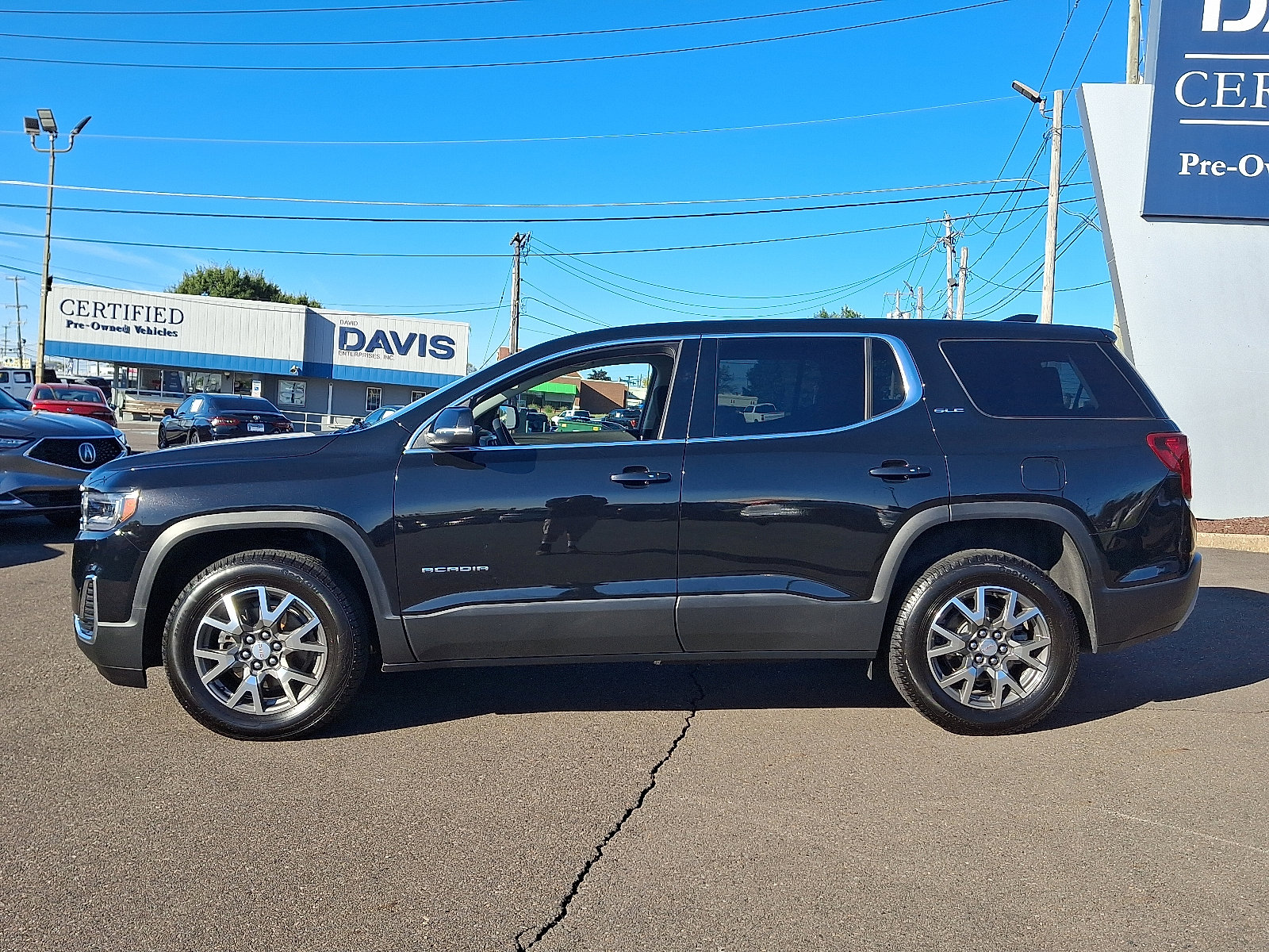 Used 2023 GMC Acadia SLE image 7