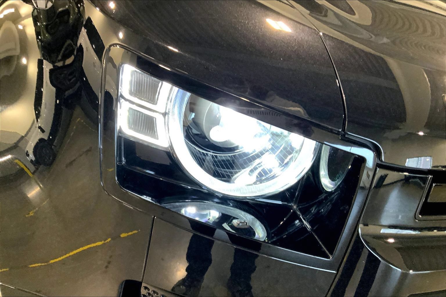 Certified 2025 Land Rover Defender 110 X-Dynamic SE AWD/4WD image 27