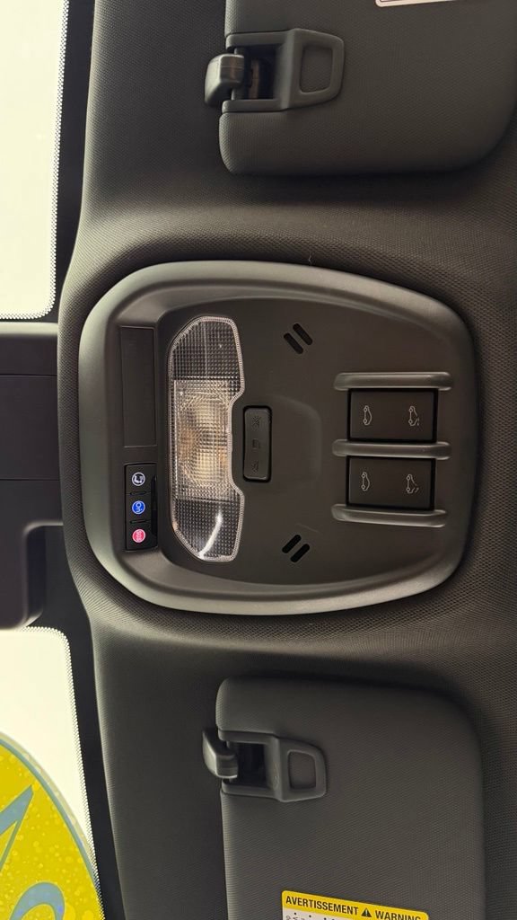Used 2024 Chevrolet Trax RS w/ Sunroof Package FWD image 23
