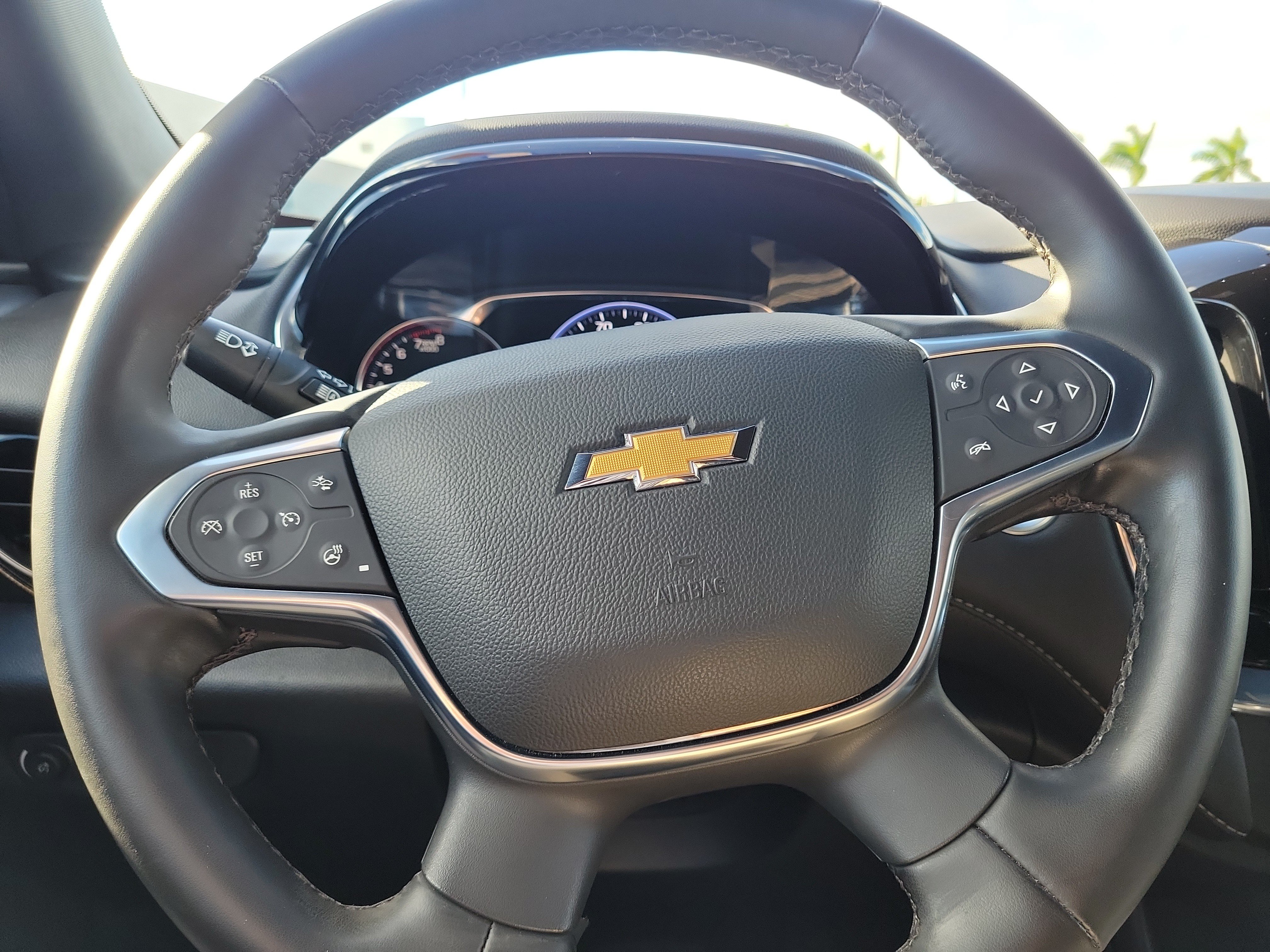 Used 2023 Chevrolet Traverse Premier FWD image 15