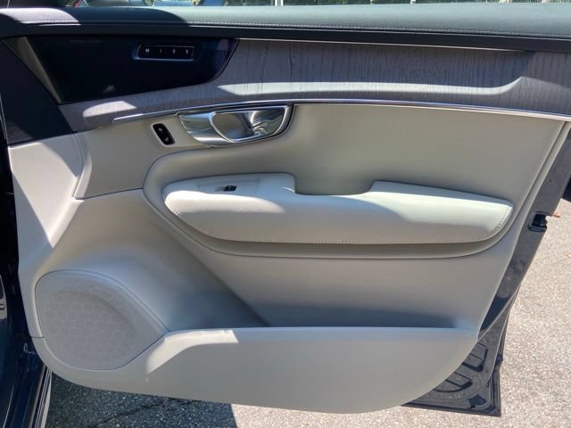 New 2026 Volvo XC90 T8 Ultra w/ Protection Package Premier AWD/4WD image 21