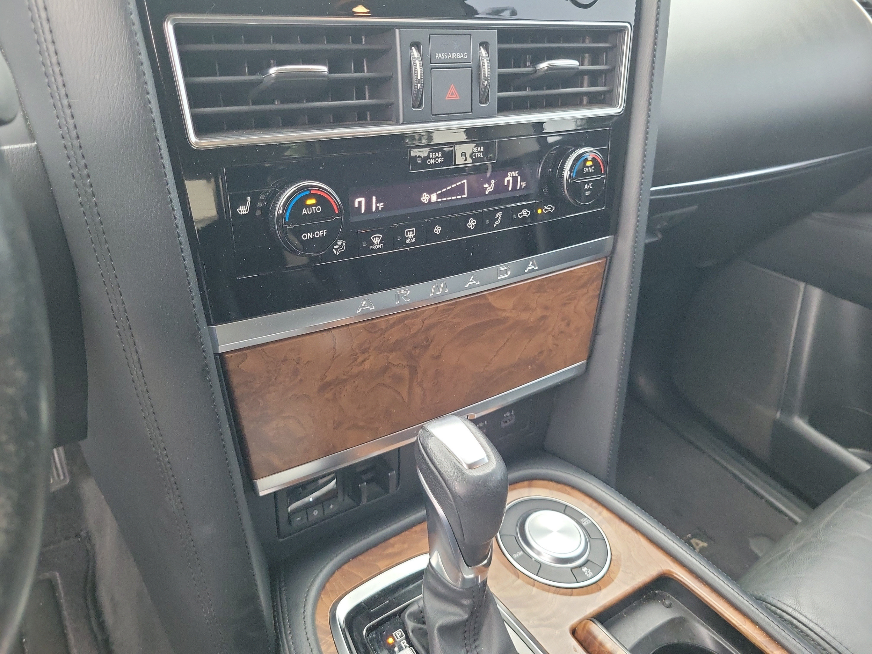 Used 2021 Nissan Armada SL w/ Captain's Chairs Package RWD image 23