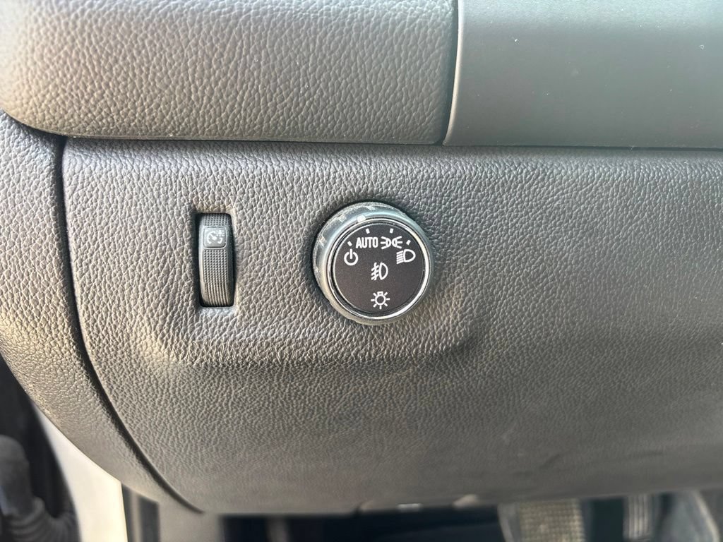 Used 2015 Chevrolet Colorado LT w/ LT Convenience Package RWD image 14