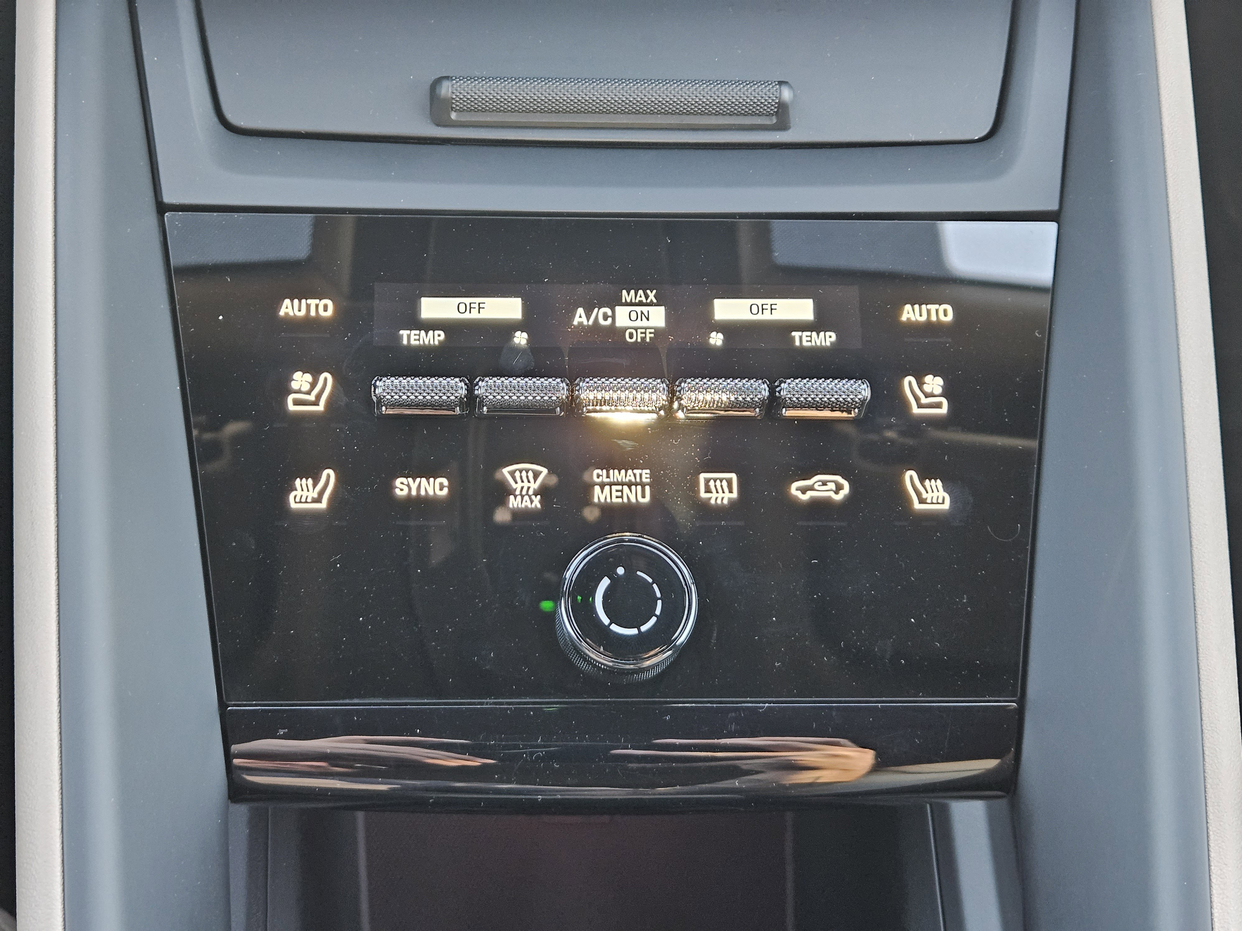 Certified 2024 Porsche Macan 4 Electric image 19