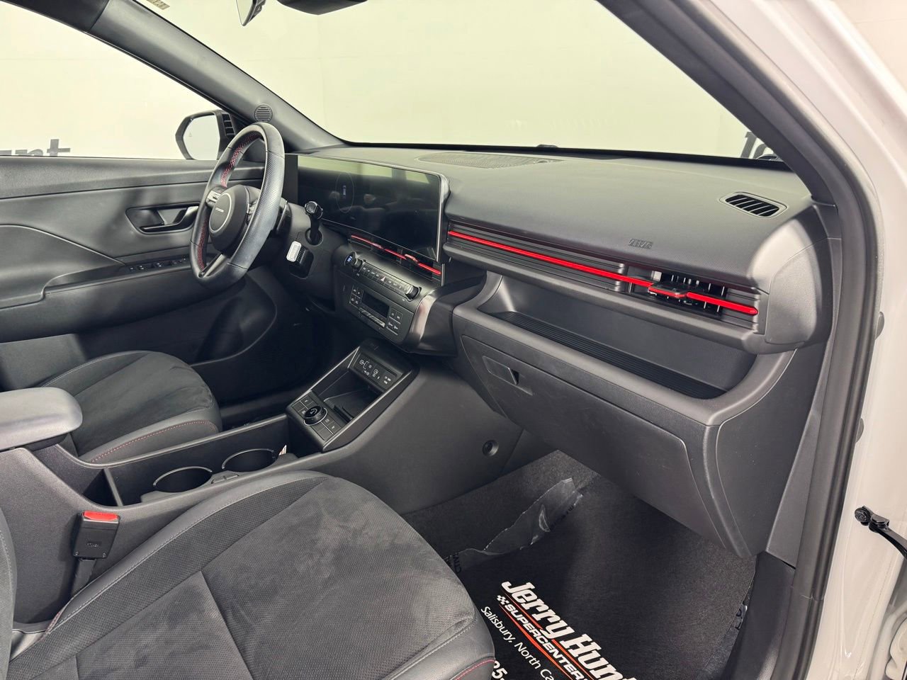 Used 2024 Hyundai Kona N Line image 27