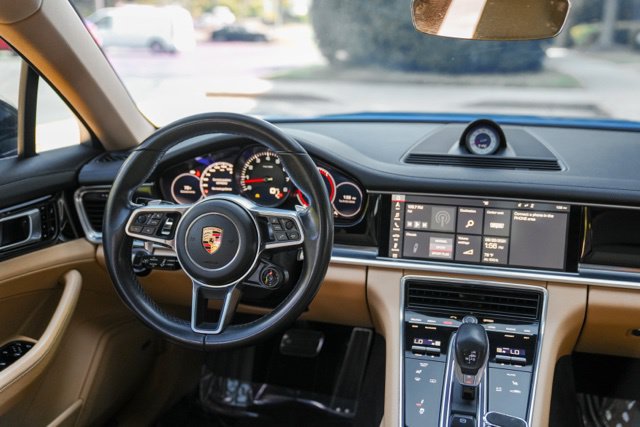 Used 2018 Porsche Panamera 4S AWD/4WD image 19