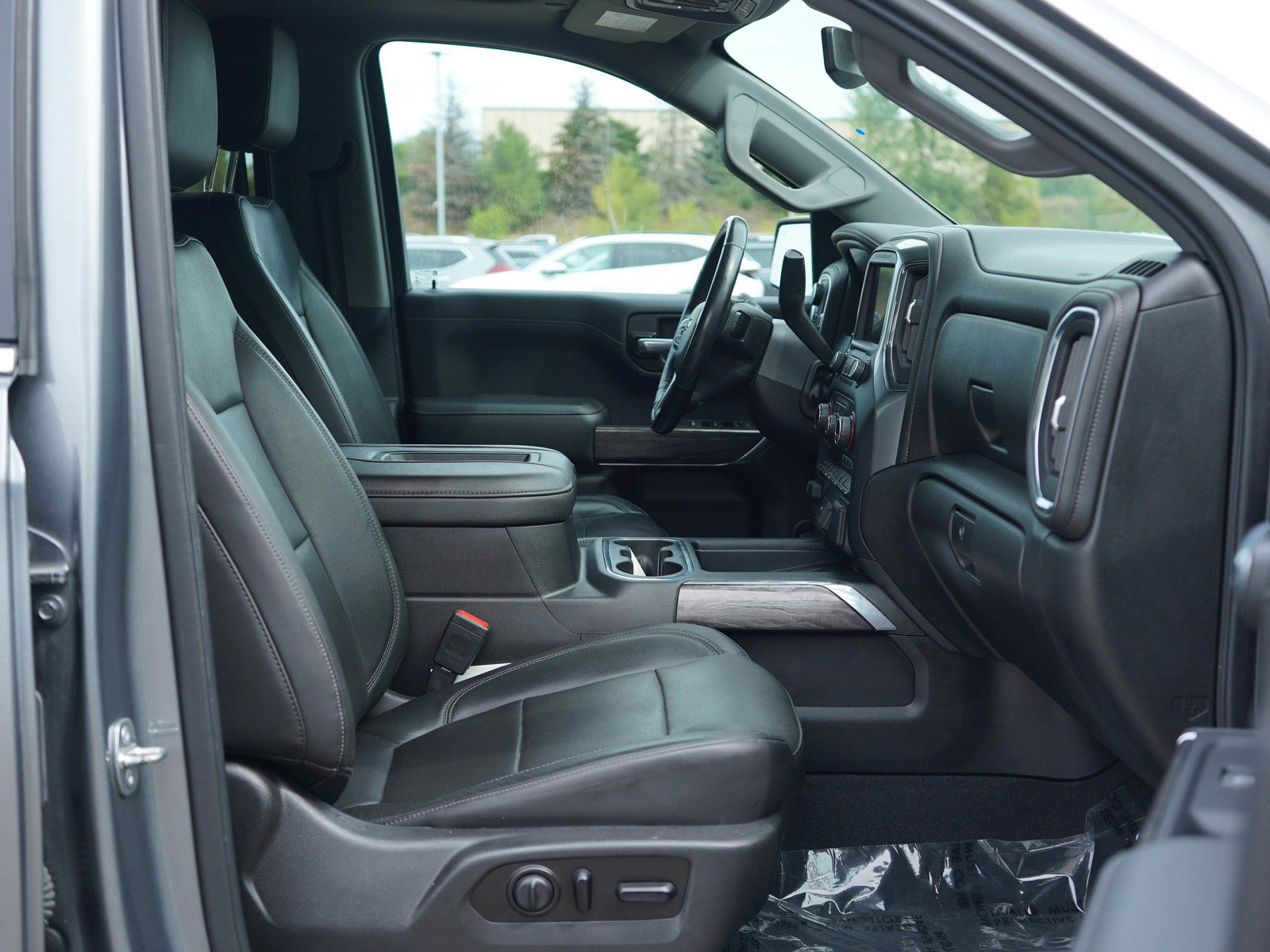 Used 2020 Chevrolet Silverado 1500 LTZ w/ LTZ Premium Package AWD/4WD image 11