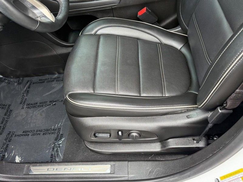 Used 2023 GMC Acadia Denali image 17