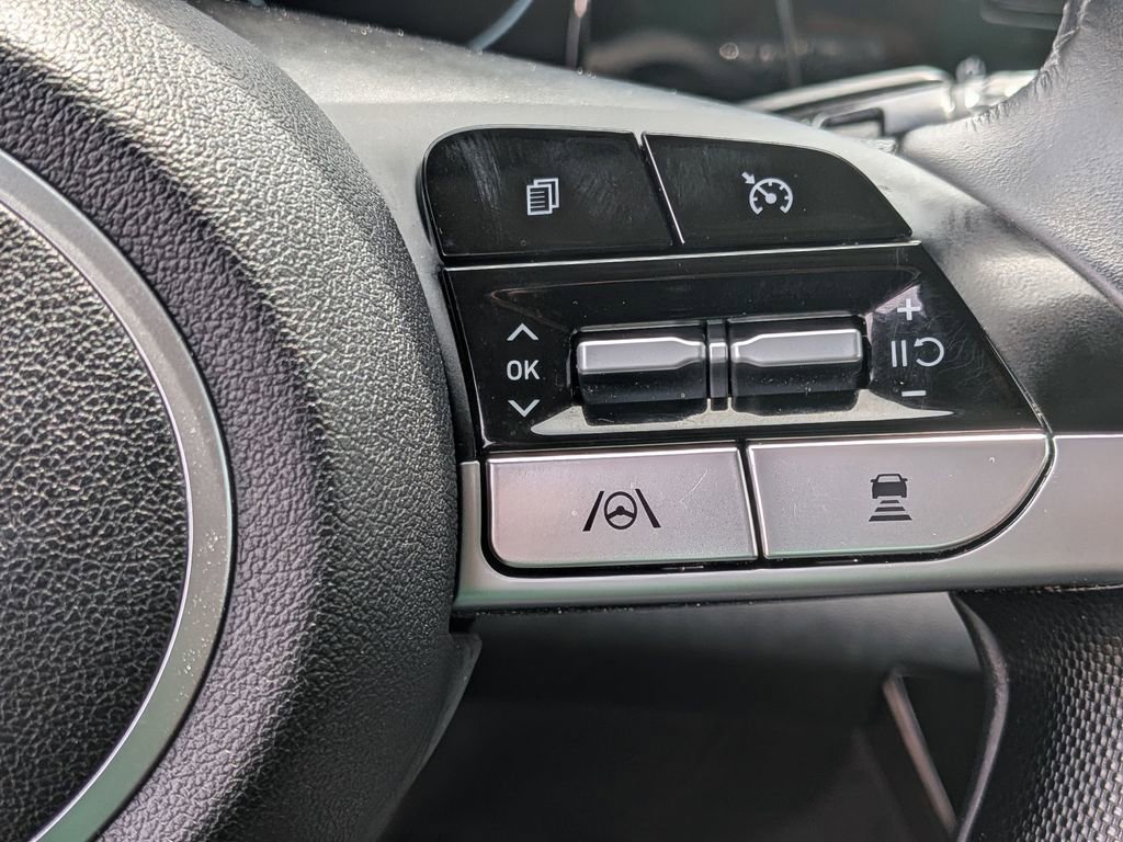 Used 2021 Hyundai Elantra SEL w/ Convenience Package FWD image 16
