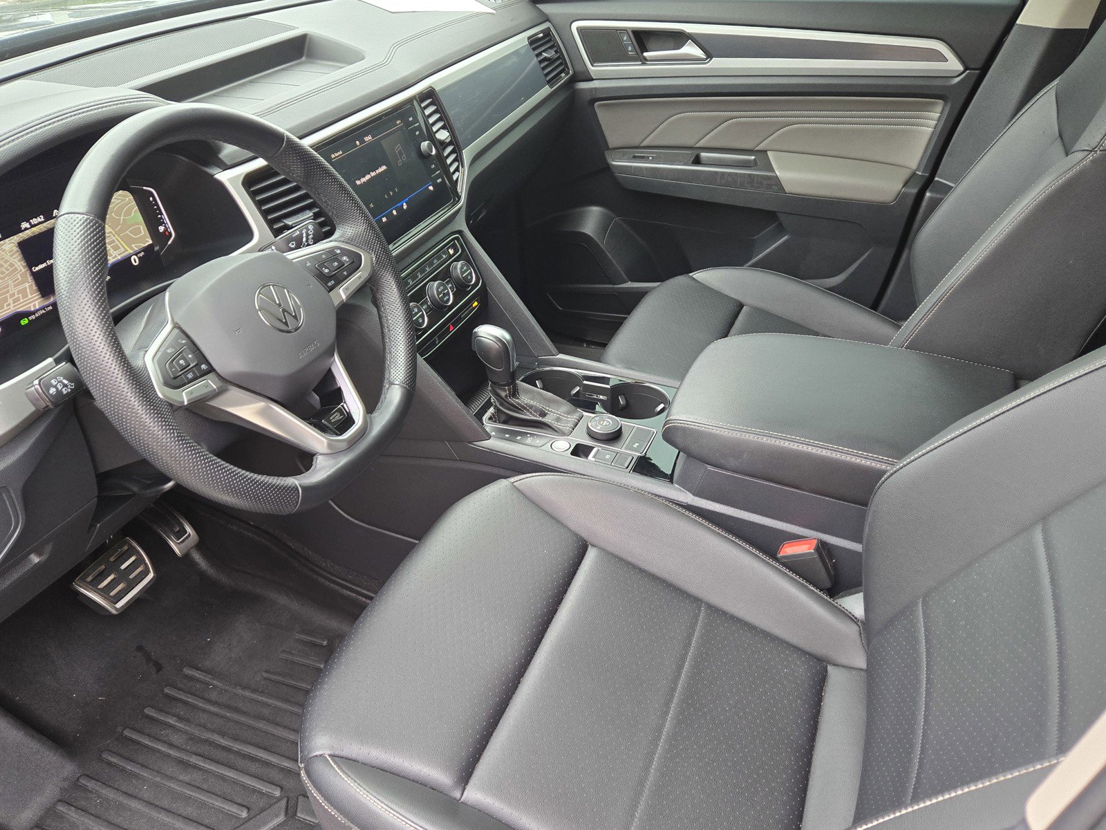 Used 2022 Volkswagen Atlas SEL R-Line image 20