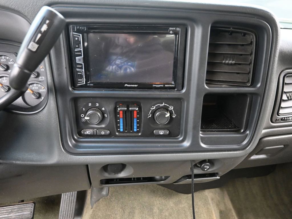 Used 2005 Chevrolet Silverado 2500 LS w/ Heavy-Duty Power Package image 14