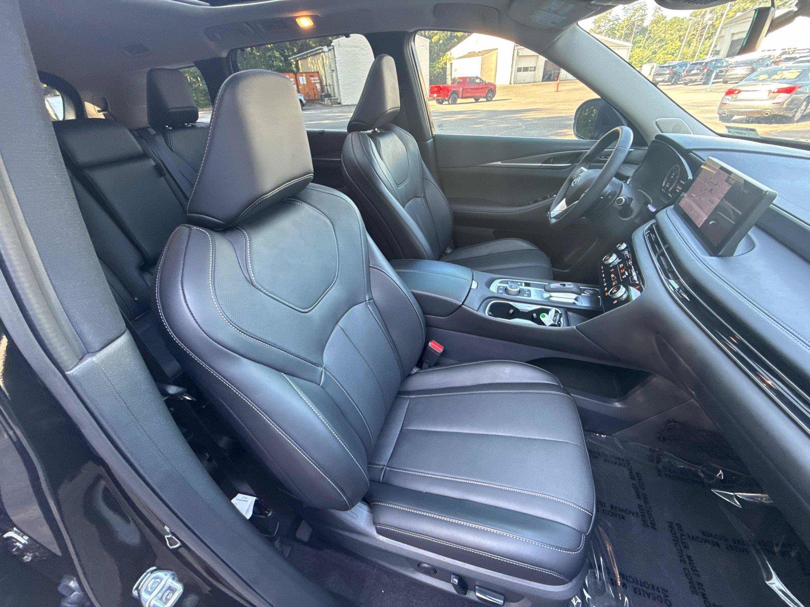 Used 2025 INFINITI QX60 Luxe w/ Cargo Package FWD image 26