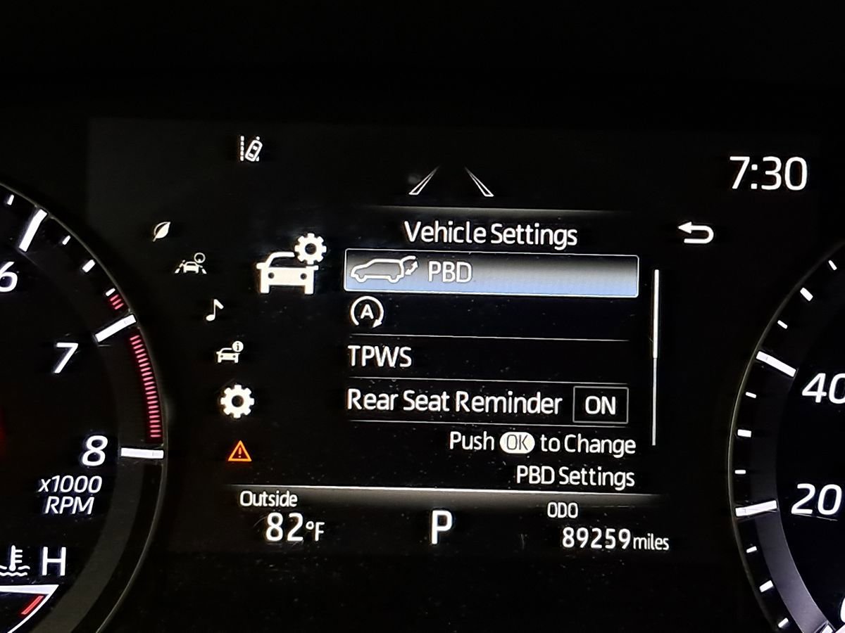 Used 2021 Toyota Highlander XLE FWD image 15