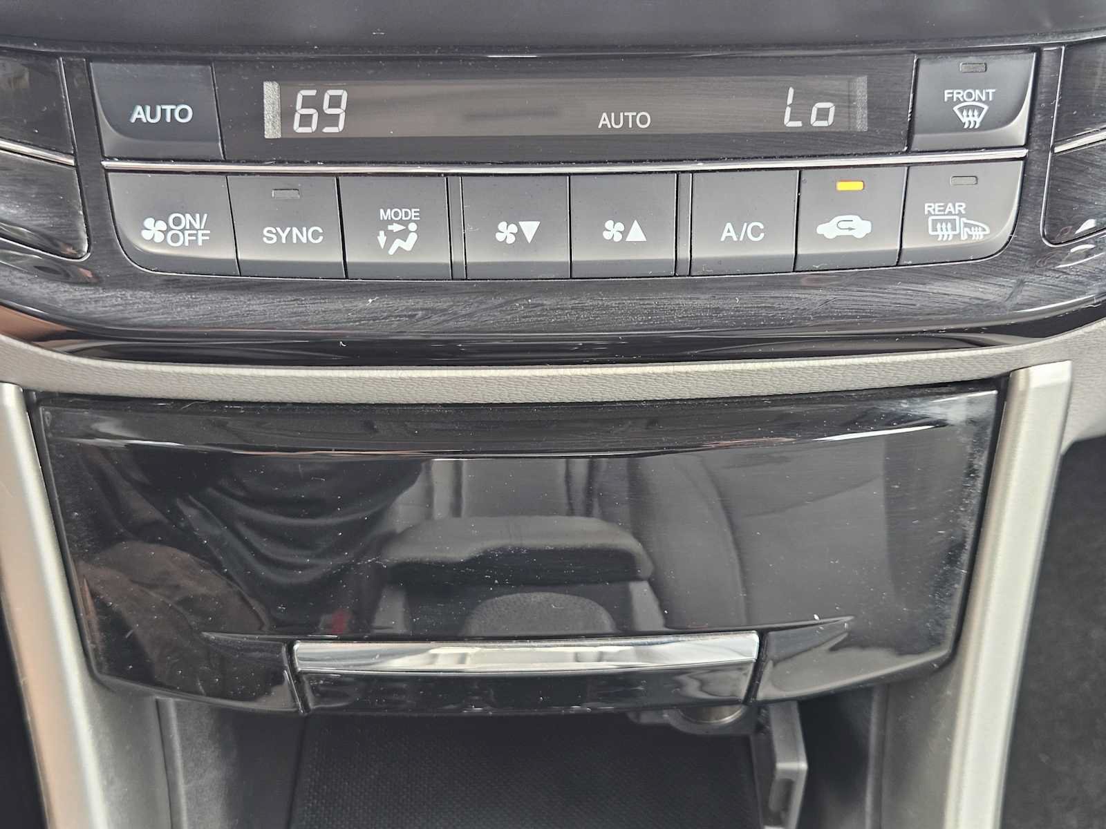 Used 2017 Honda Accord EX image 18