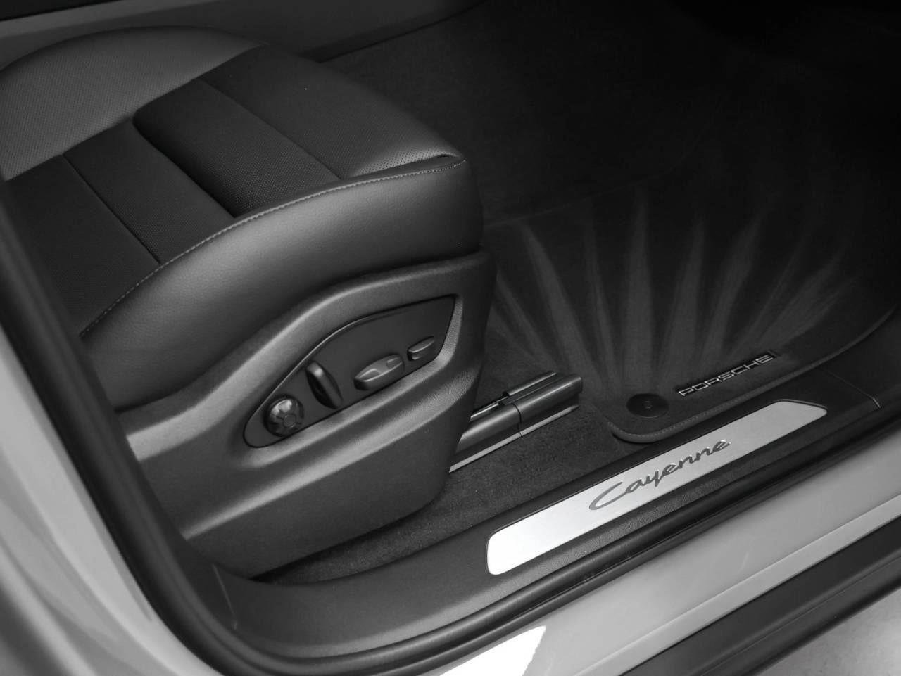 New 2025 Porsche Cayenne E-Hybrid image 81