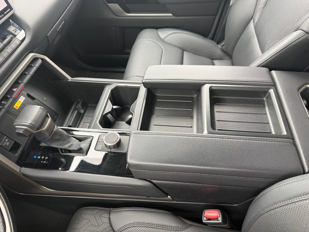 Used 2023 Toyota Tundra Limited w/ Power Package RWD image 18