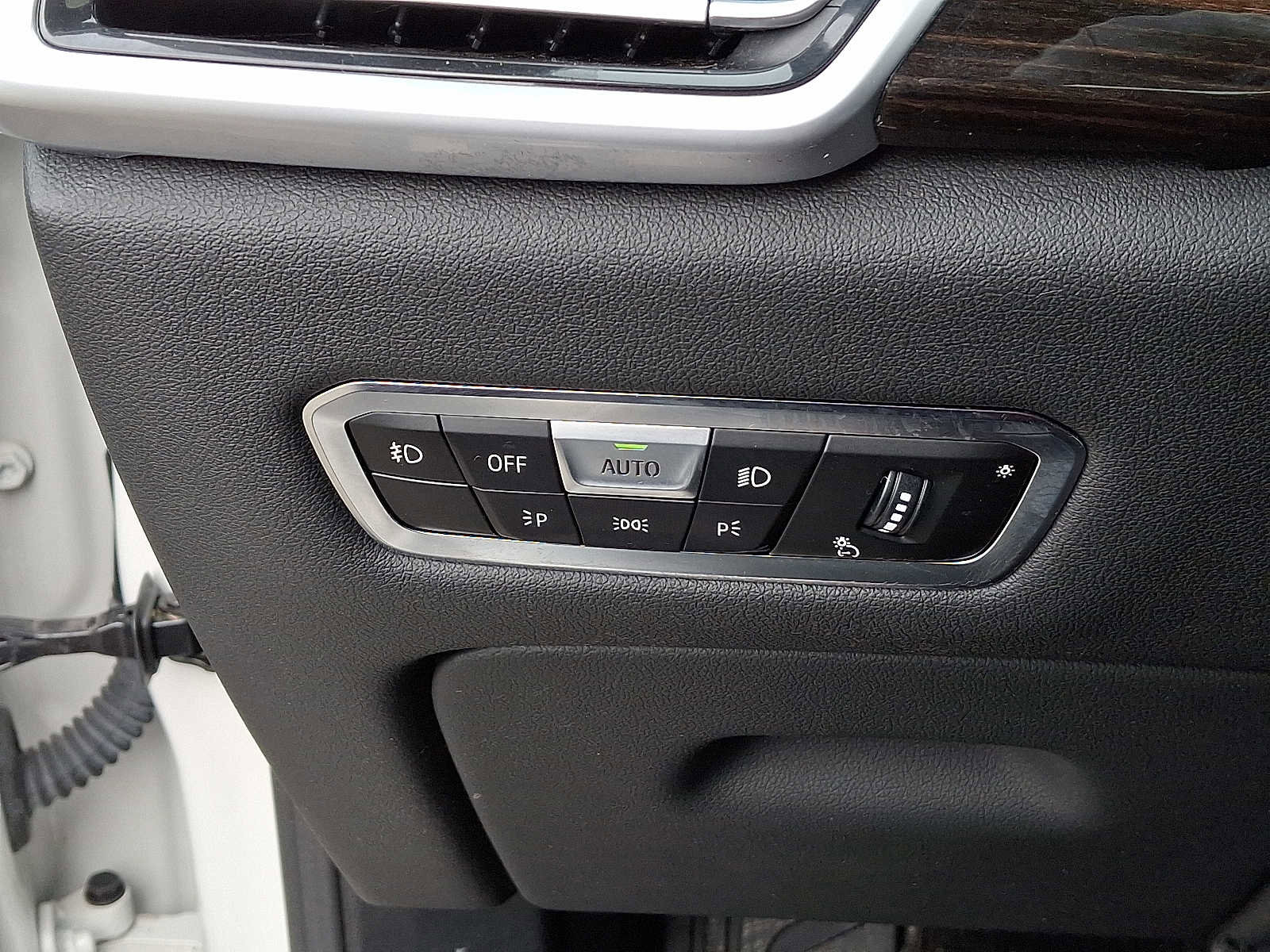 Used 2020 BMW X5 xDrive40i w/ Convenience Package image 28
