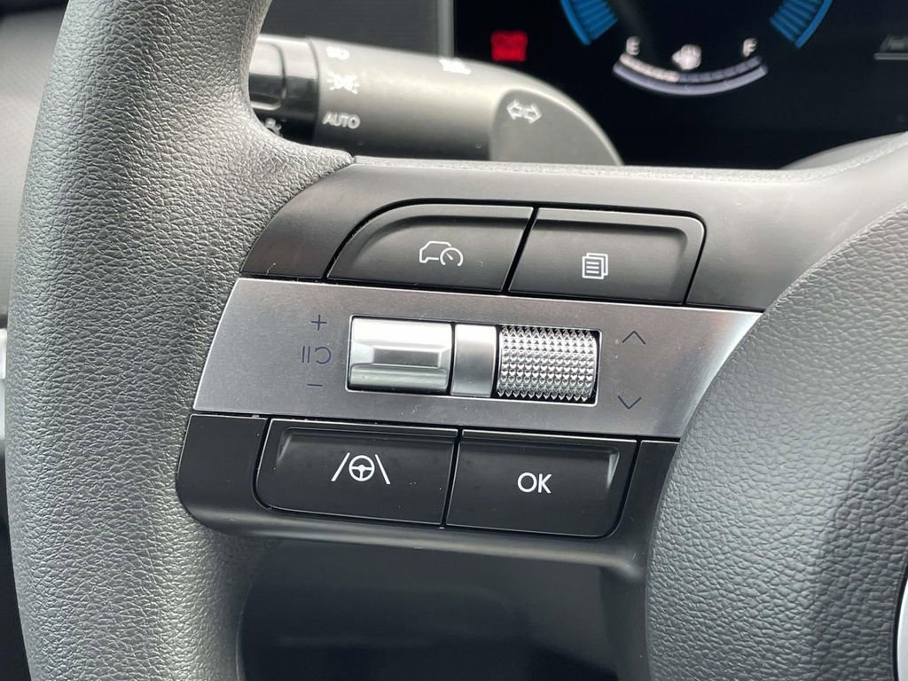 Certified 2025 Hyundai Santa Cruz SEL image 9