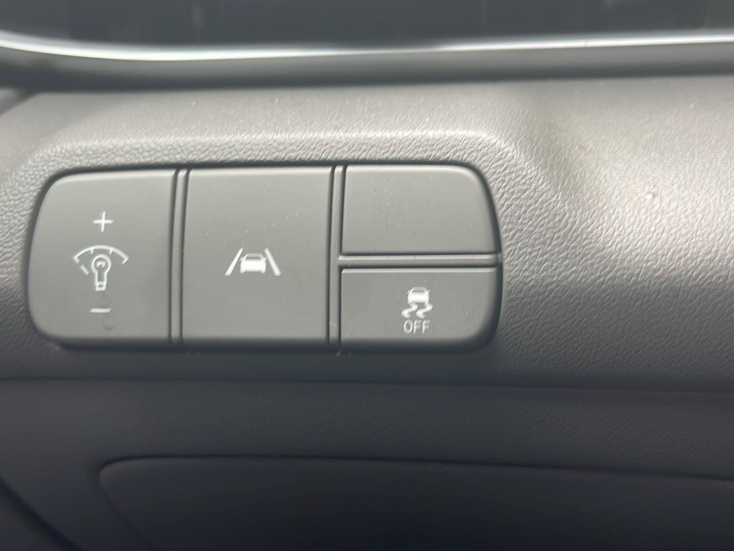 Certified 2023 Hyundai Elantra SEL FWD image 21