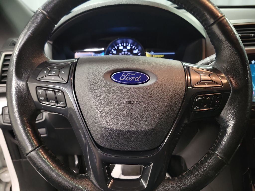 Used 2017 Ford Explorer XLT w/ Equipment Group 202A image 19