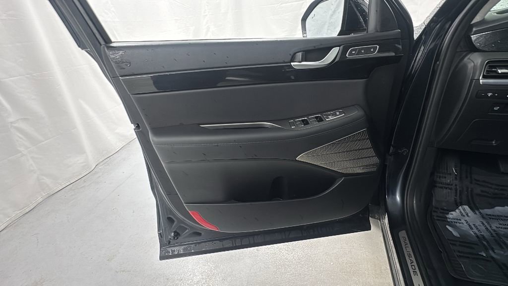 Used 2022 Hyundai Palisade Limited w/ Winter Package image 20