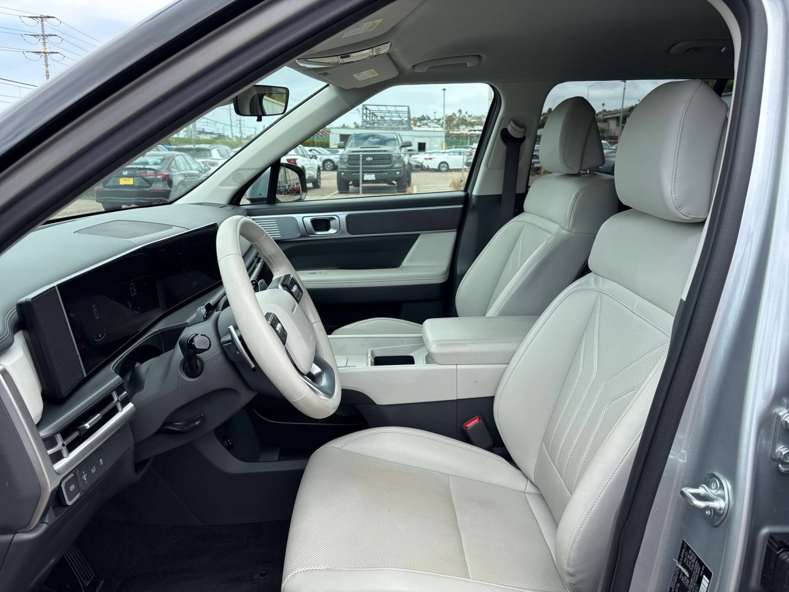 Used 2025 Hyundai Santa Fe SEL AWD/4WD image 28