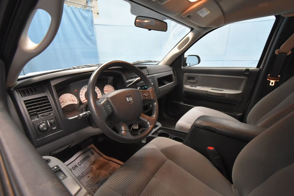 Used 2011 Dodge Dakota Big Horn image 2