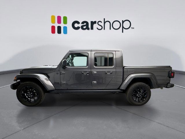 Used 2025 Jeep Gladiator Sport AWD/4WD image 2