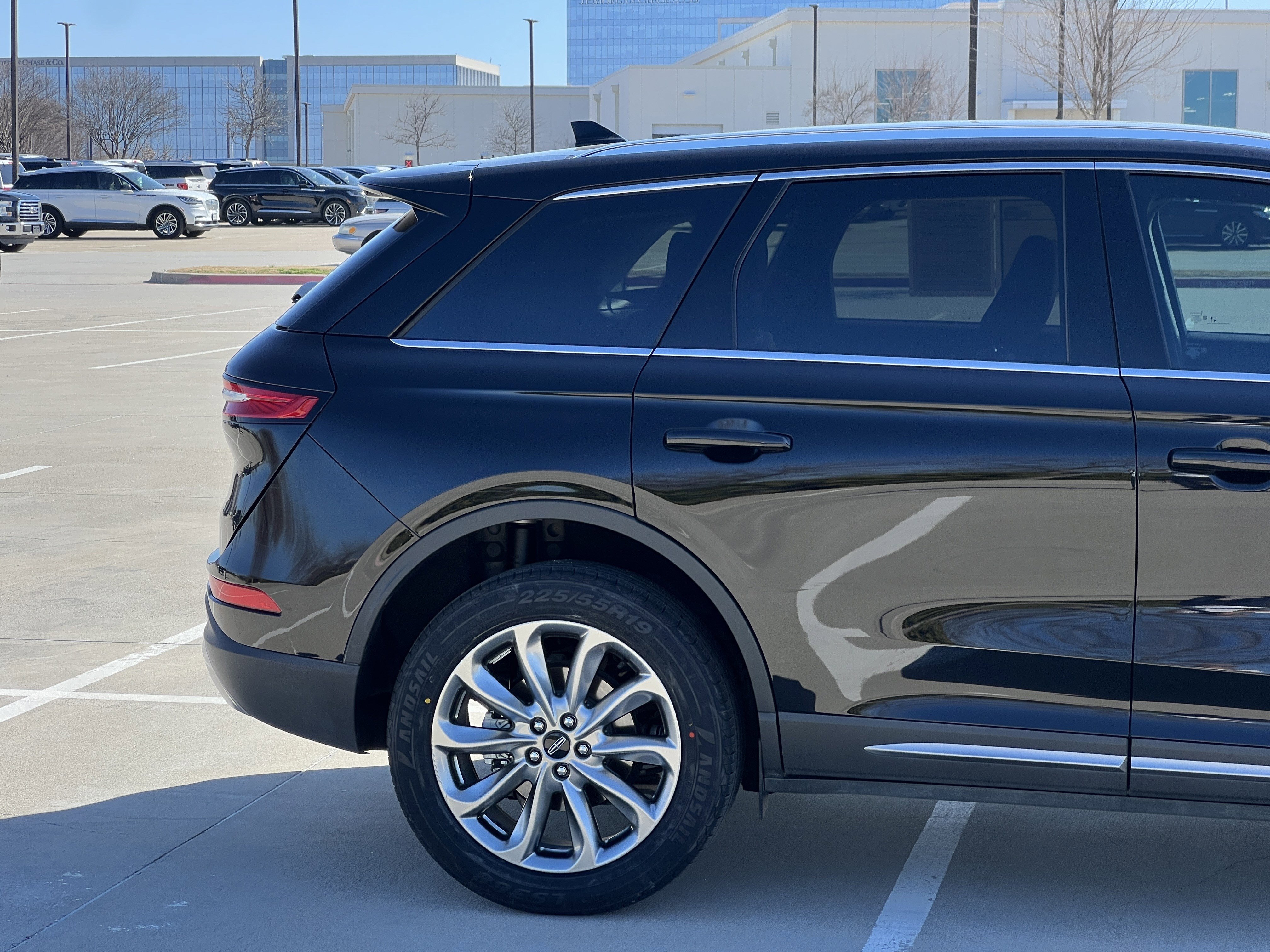 Certified 2022 Lincoln Corsair FWD w/ Premium Package image 11