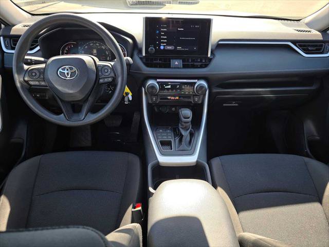 Used 2024 Toyota RAV4 LE AWD/4WD image 18