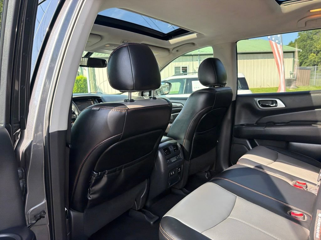 Used 2019 Nissan Pathfinder SL FWD image 22