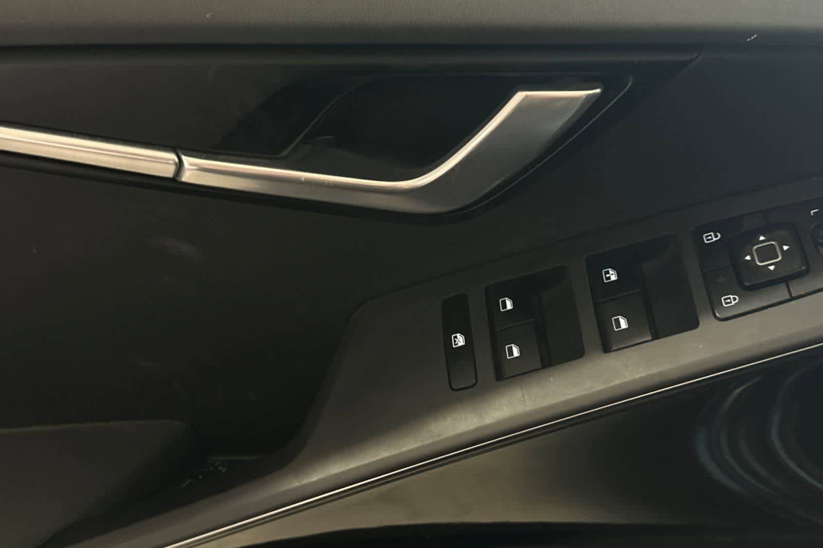 Used 2023 Kia Niro EX Touring FWD image 15