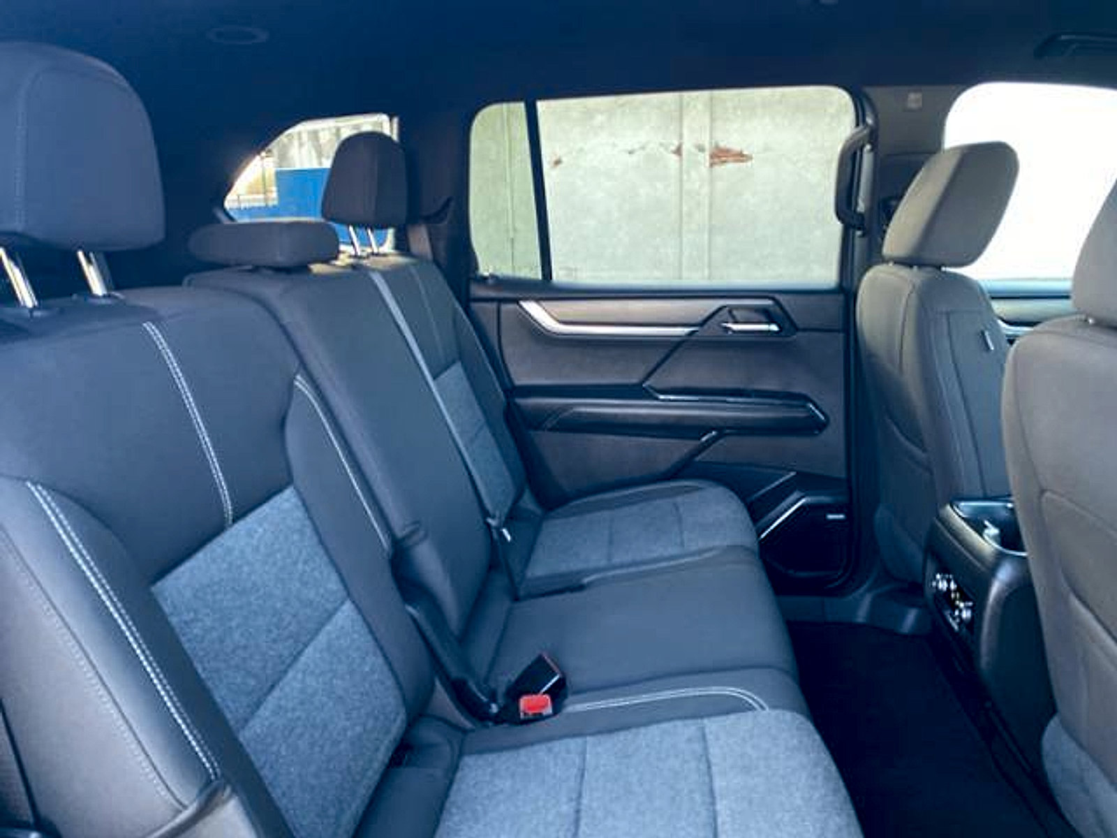 Used 2025 GMC Acadia Elevation AWD/4WD image 23