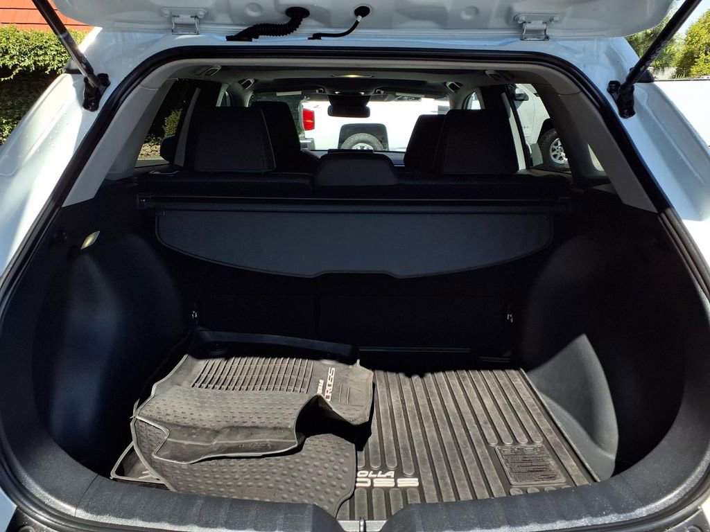 Certified 2024 Toyota Corolla Cross LE w/ Moonroof Package FWD image 22